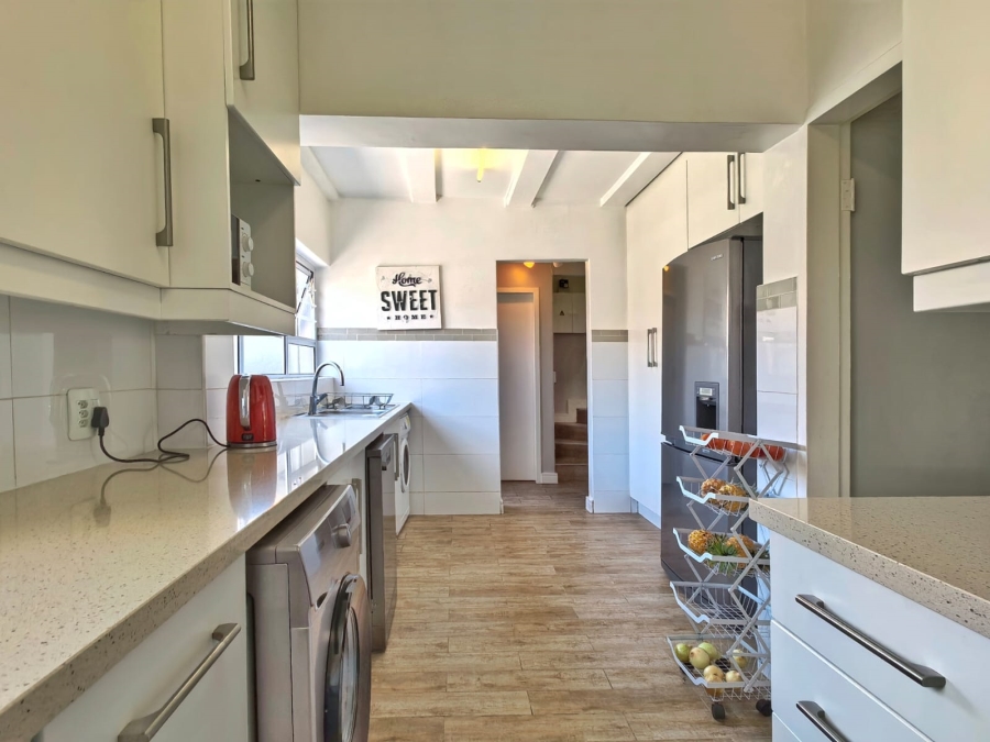 To Let 3 Bedroom Property for Rent in Fairland Gauteng