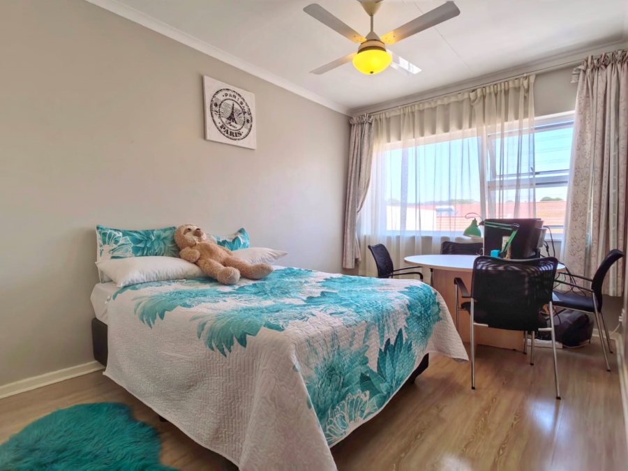 To Let 3 Bedroom Property for Rent in Fairland Gauteng