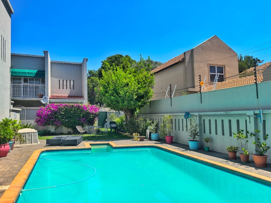 To Let 3 Bedroom Property for Rent in Fairland Gauteng