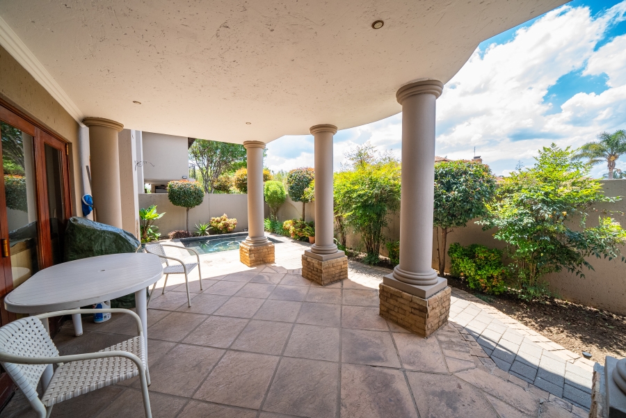 4 Bedroom Property for Sale in Sonneveld Gauteng