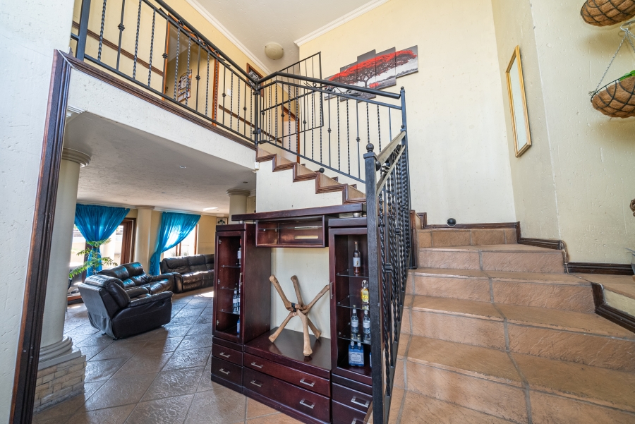 4 Bedroom Property for Sale in Sonneveld Gauteng