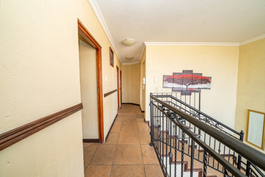 4 Bedroom Property for Sale in Sonneveld Gauteng