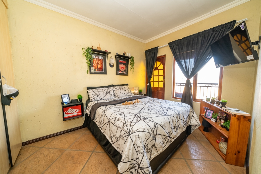 4 Bedroom Property for Sale in Sonneveld Gauteng