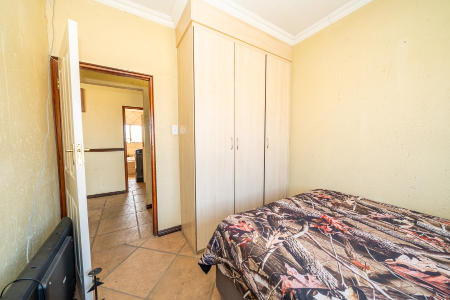 4 Bedroom Property for Sale in Sonneveld Gauteng