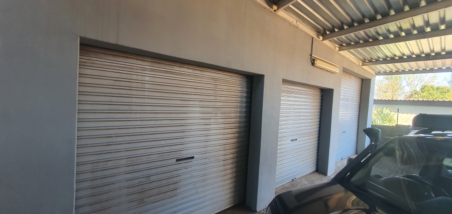4 Bedroom Property for Sale in Rensburg Gauteng