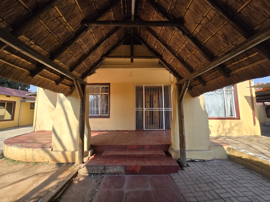 6 Bedroom Property for Sale in Brakpan Central Gauteng