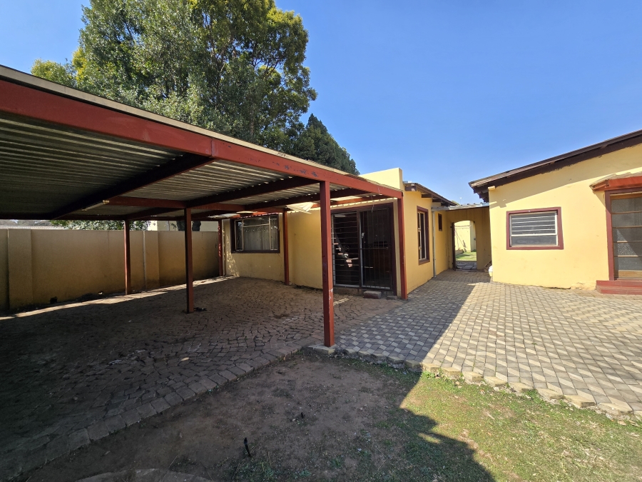 6 Bedroom Property for Sale in Brakpan Central Gauteng