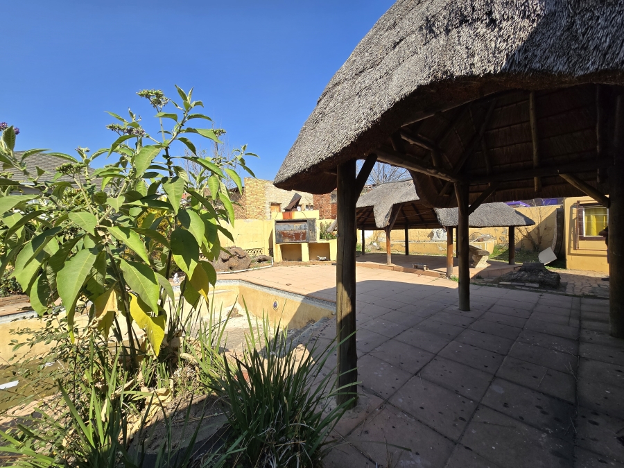 6 Bedroom Property for Sale in Brakpan Central Gauteng