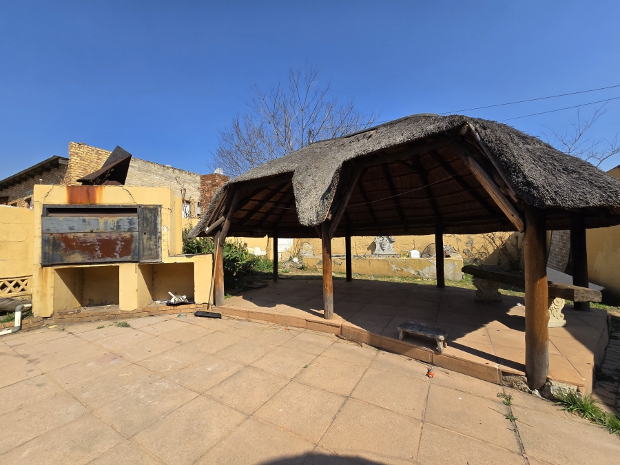 6 Bedroom Property for Sale in Brakpan Central Gauteng