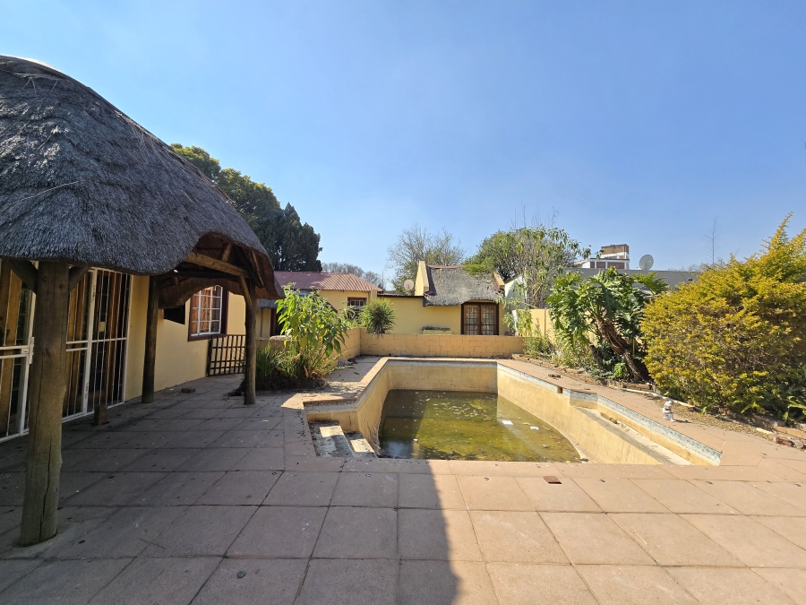 6 Bedroom Property for Sale in Brakpan Central Gauteng