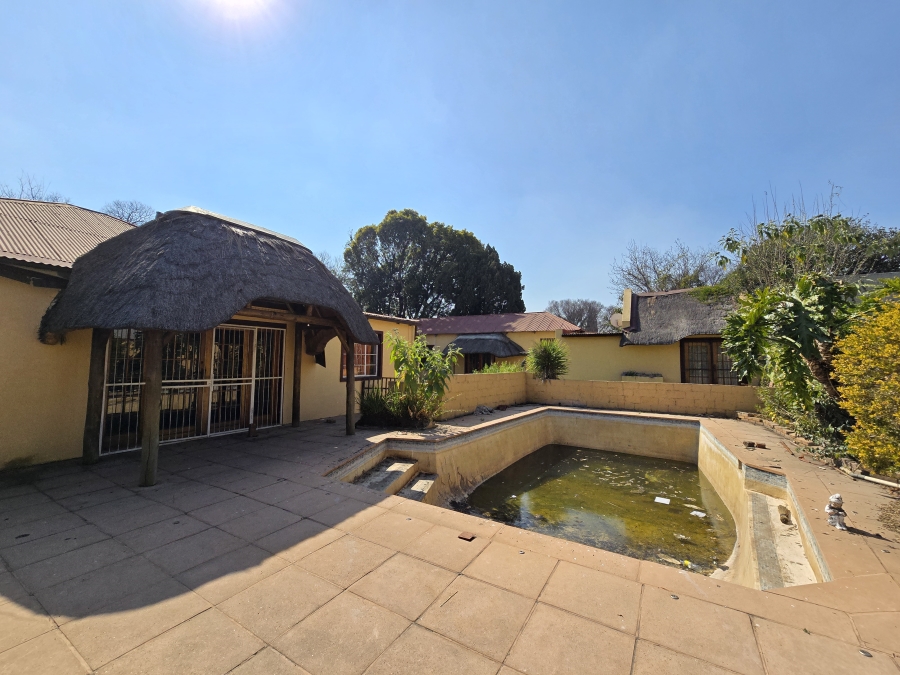 6 Bedroom Property for Sale in Brakpan Central Gauteng