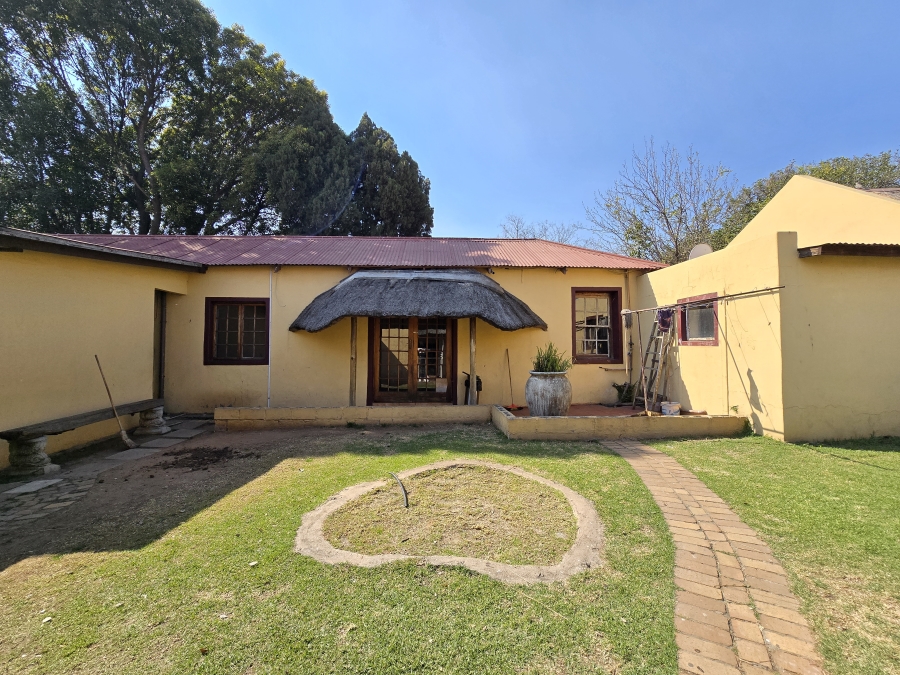 6 Bedroom Property for Sale in Brakpan Central Gauteng