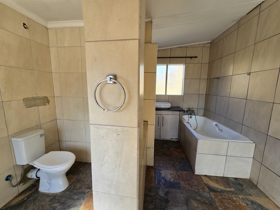 6 Bedroom Property for Sale in Brakpan Central Gauteng
