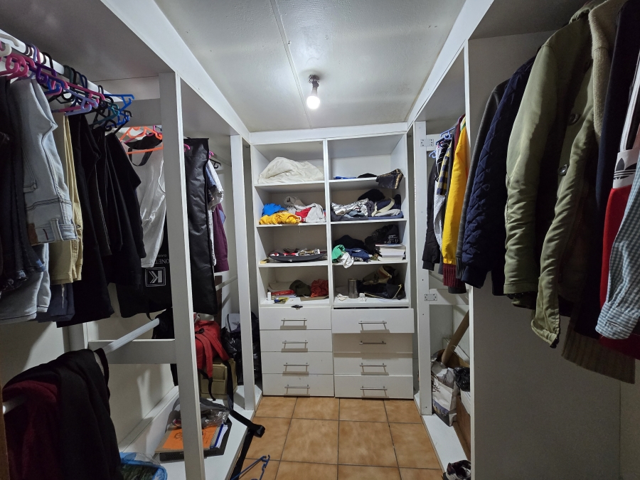6 Bedroom Property for Sale in Brakpan Central Gauteng