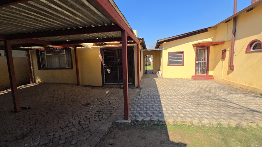6 Bedroom Property for Sale in Brakpan Central Gauteng