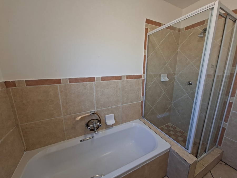 3 Bedroom Property for Sale in Illiondale Gauteng