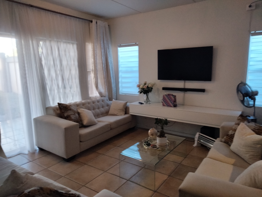 To Let 3 Bedroom Property for Rent in Sundowner Gauteng