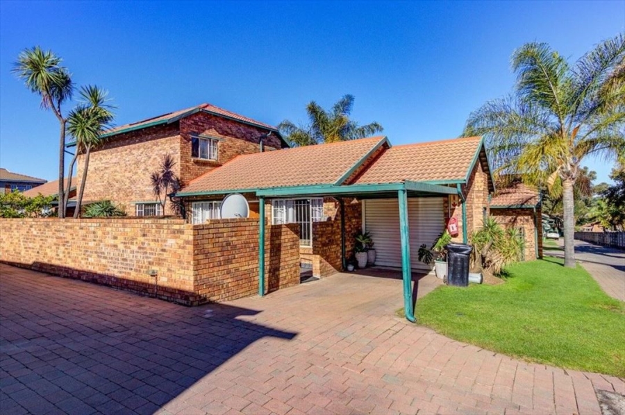 3 Bedroom Property for Sale in Birchleigh Gauteng