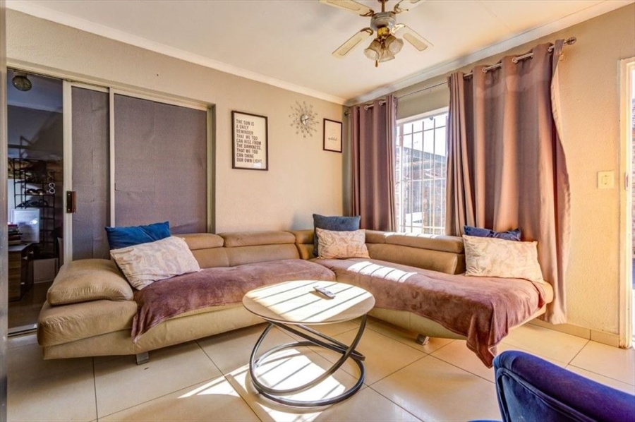 3 Bedroom Property for Sale in Birchleigh Gauteng