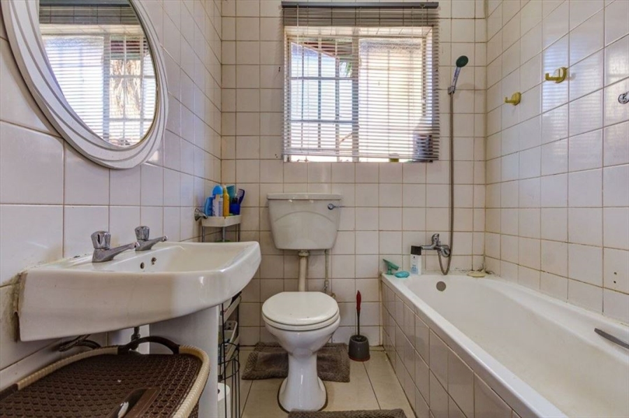 3 Bedroom Property for Sale in Birchleigh Gauteng