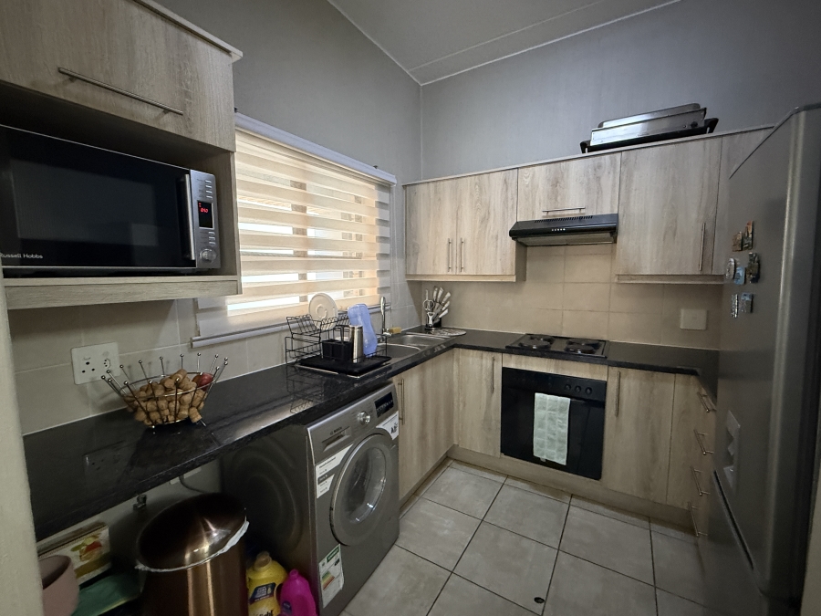 To Let 3 Bedroom Property for Rent in Barbeque Downs Gauteng
