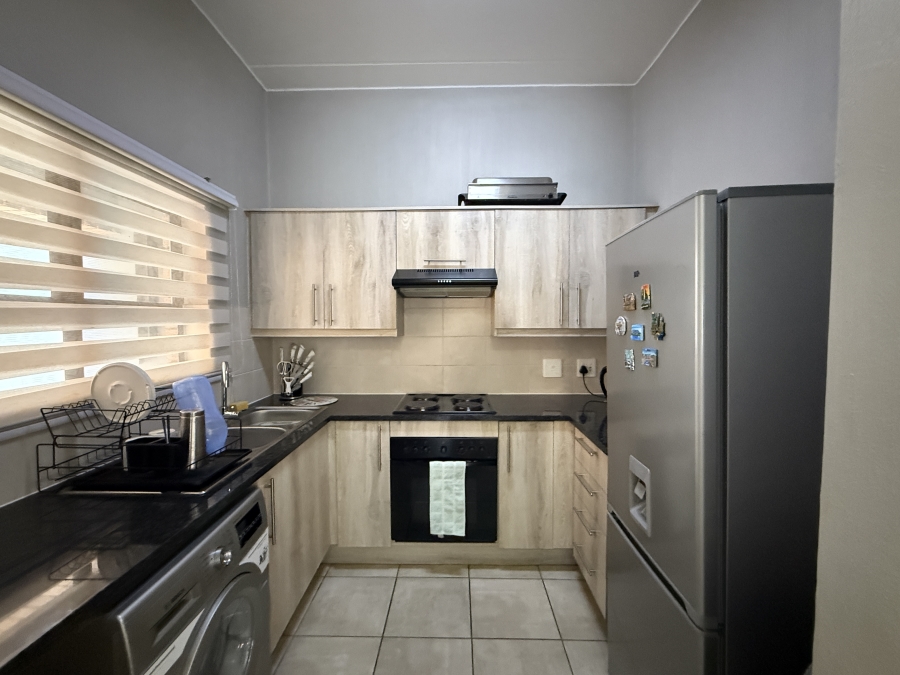 To Let 3 Bedroom Property for Rent in Barbeque Downs Gauteng