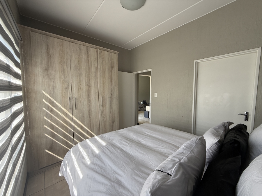 To Let 3 Bedroom Property for Rent in Barbeque Downs Gauteng