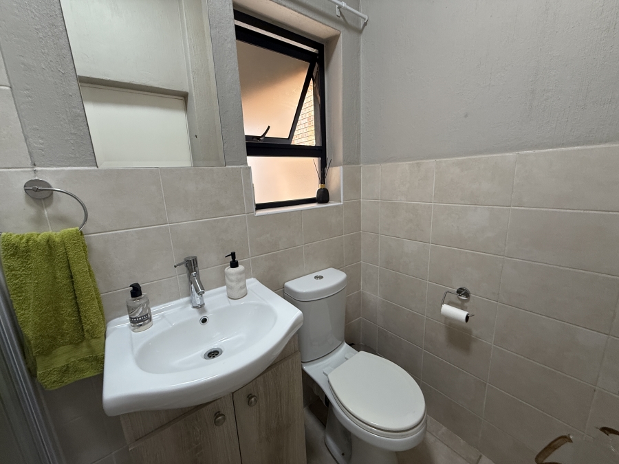 To Let 3 Bedroom Property for Rent in Barbeque Downs Gauteng