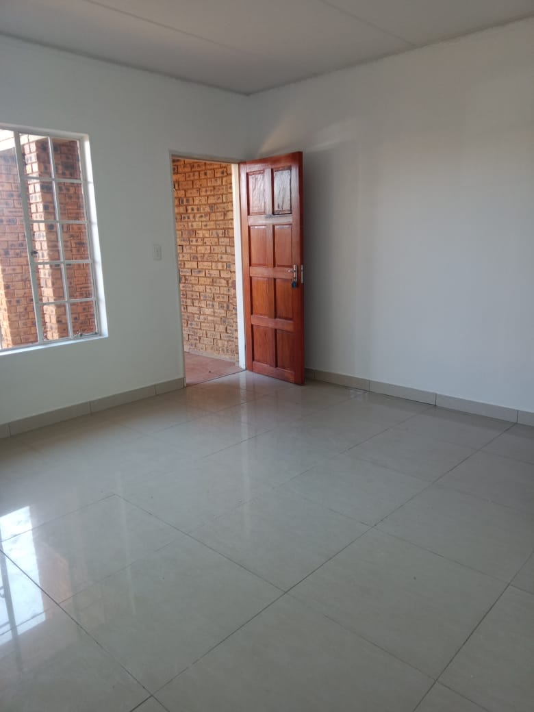 To Let 3 Bedroom Property for Rent in Erand Gardens Gauteng