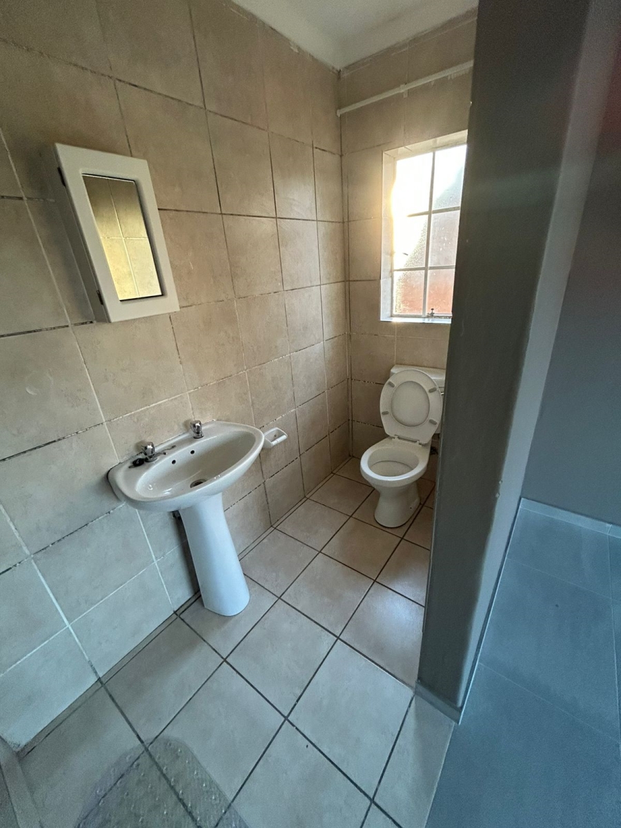 To Let 3 Bedroom Property for Rent in Erand Gardens Gauteng