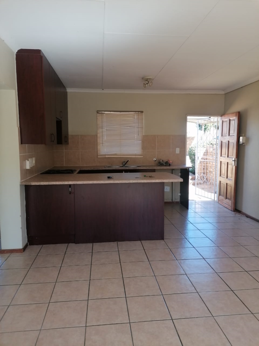 To Let 3 Bedroom Property for Rent in Erand Gardens Gauteng