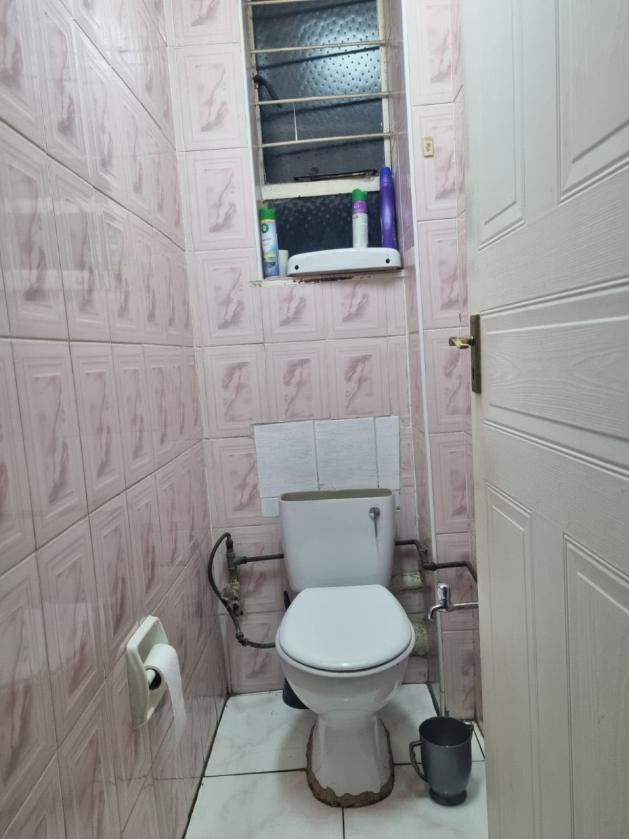 2 Bedroom Property for Sale in Laudium Gauteng