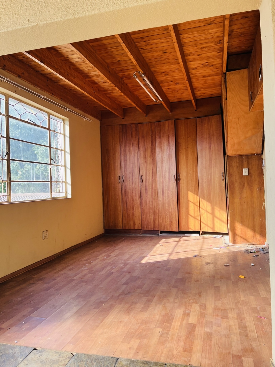 6 Bedroom Property for Sale in Kensington Gauteng