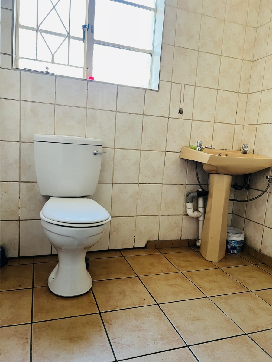 6 Bedroom Property for Sale in Kensington Gauteng