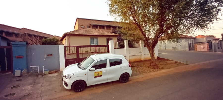 3 Bedroom Property for Sale in Elandspoort Gauteng