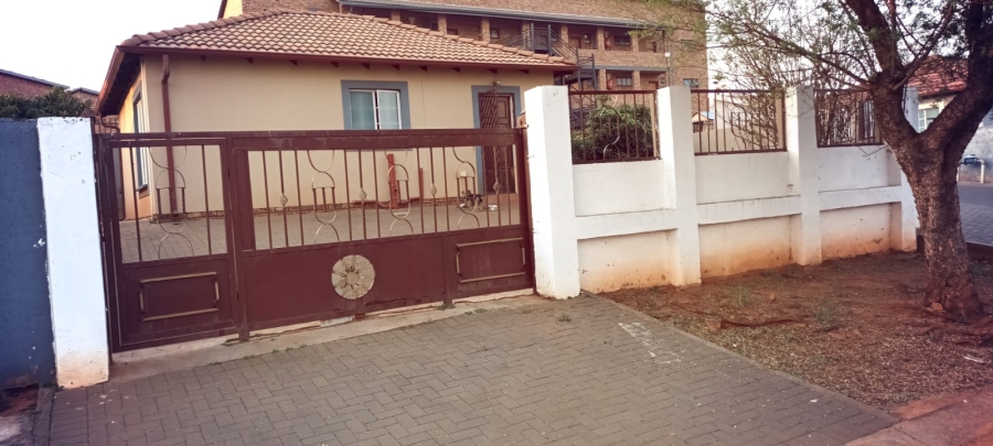3 Bedroom Property for Sale in Elandspoort Gauteng