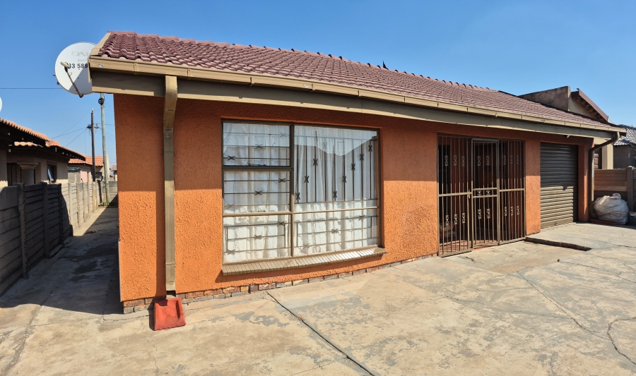 3 Bedroom Property for Sale in Etwatwa Gauteng