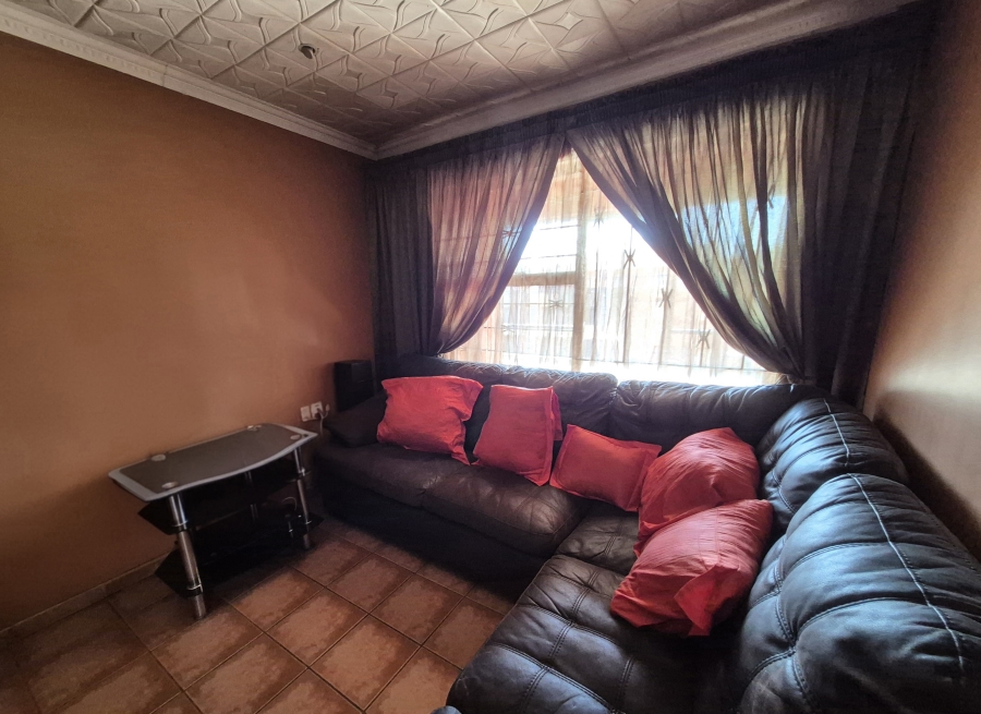3 Bedroom Property for Sale in Etwatwa Gauteng