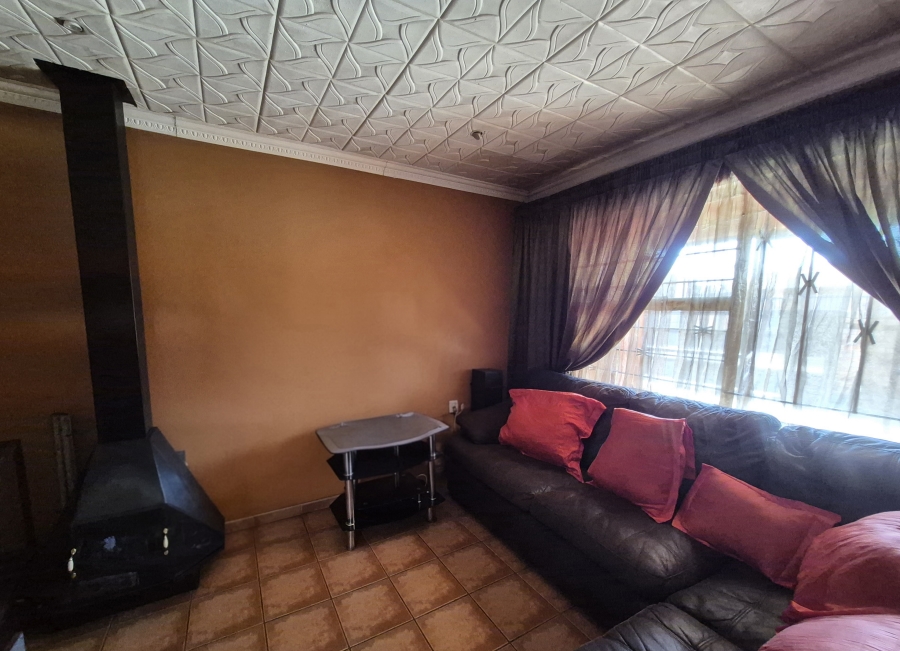 3 Bedroom Property for Sale in Etwatwa Gauteng