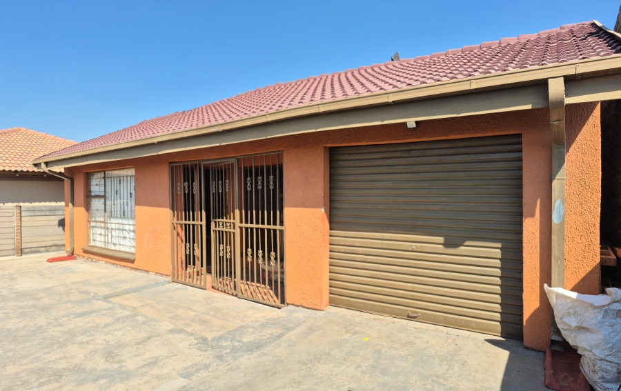 3 Bedroom Property for Sale in Etwatwa Gauteng