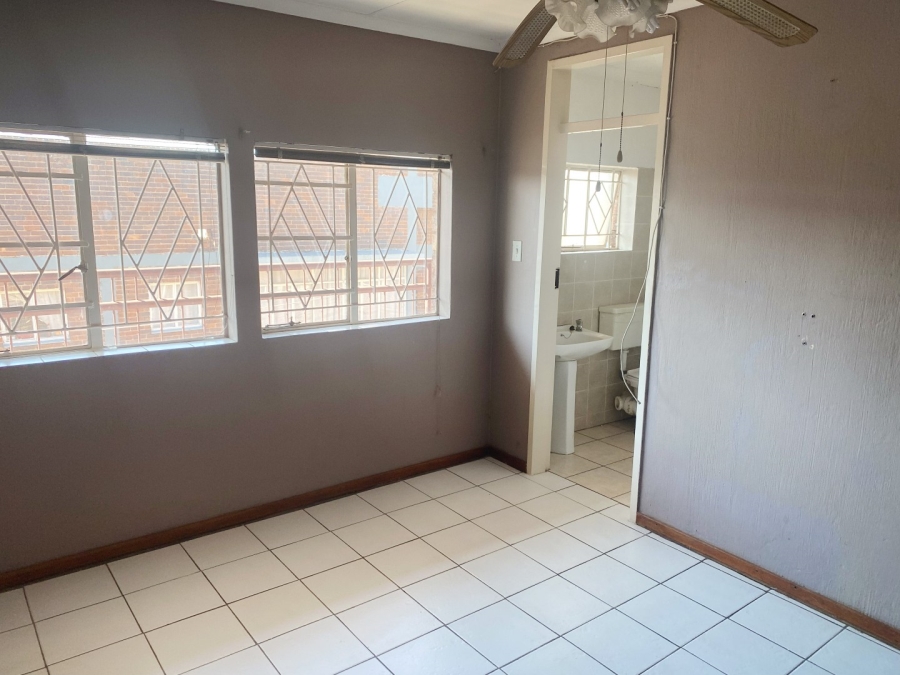 2 Bedroom Property for Sale in Sunnyside Gauteng