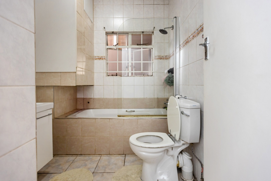 3 Bedroom Property for Sale in Waverley Gauteng