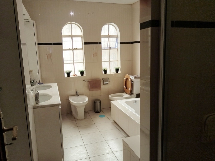 4 Bedroom Property for Sale in Observatory Gauteng