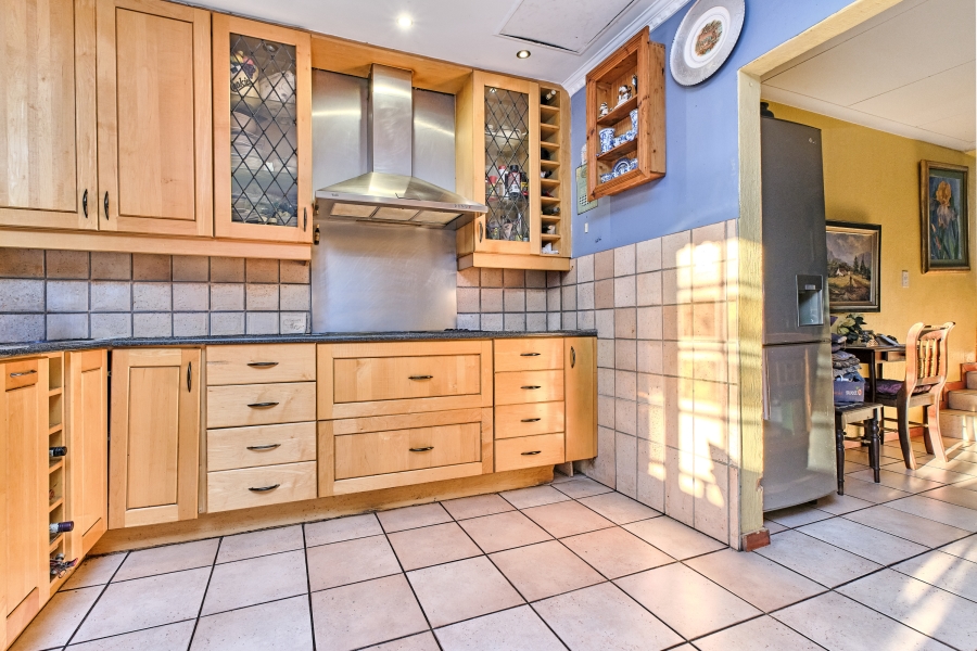 4 Bedroom Property for Sale in Helderkruin Gauteng