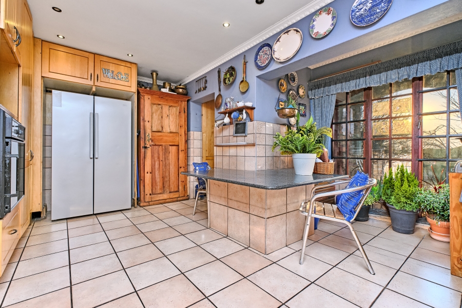 4 Bedroom Property for Sale in Helderkruin Gauteng
