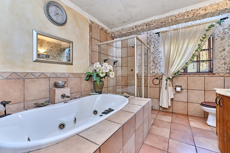 4 Bedroom Property for Sale in Helderkruin Gauteng