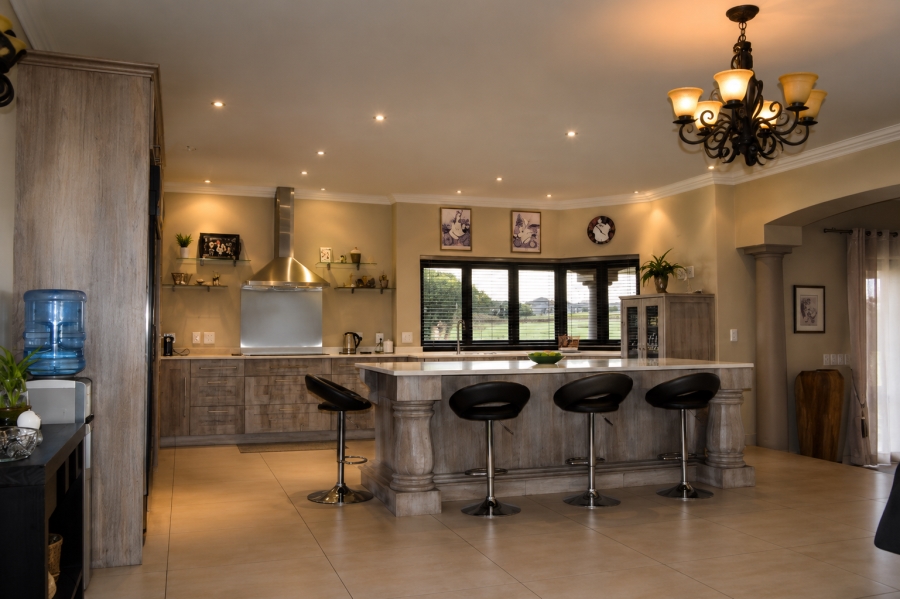 5 Bedroom Property for Sale in Blue Valley Golf Estate Gauteng