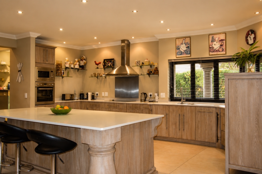 5 Bedroom Property for Sale in Blue Valley Golf Estate Gauteng