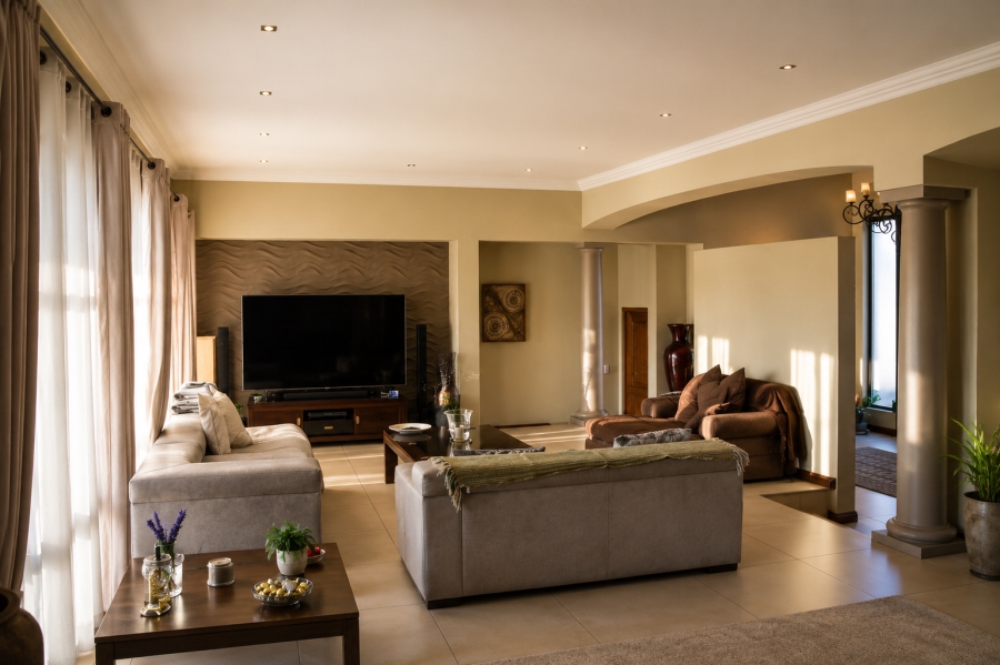 5 Bedroom Property for Sale in Blue Valley Golf Estate Gauteng