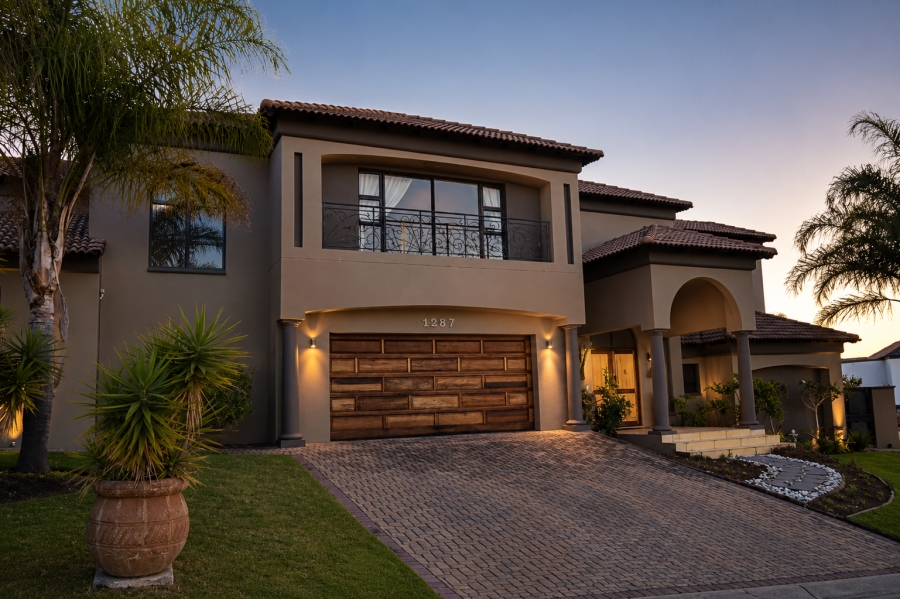 5 Bedroom Property for Sale in Blue Valley Golf Estate Gauteng